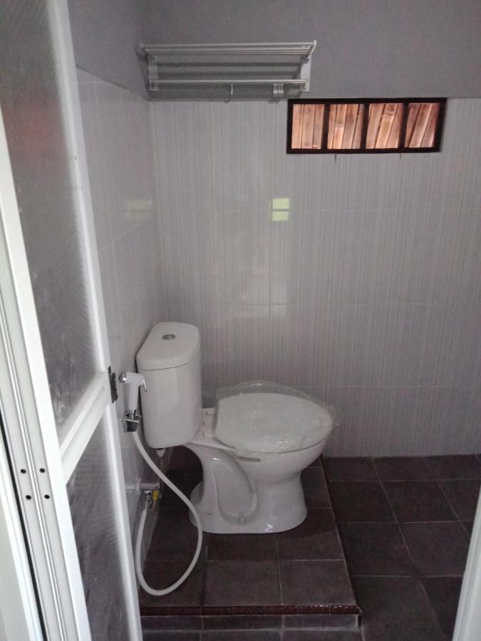 Joglopari Guesthouse Room 2 Bukan Untuk Pasangan Non Pasutri Cepit ภายนอก รูปภาพ